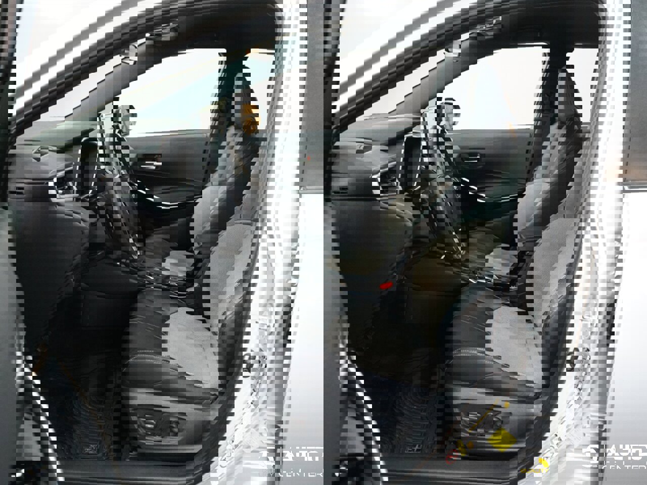 Used 2019 Toyota Corolla XSE FWD image 13