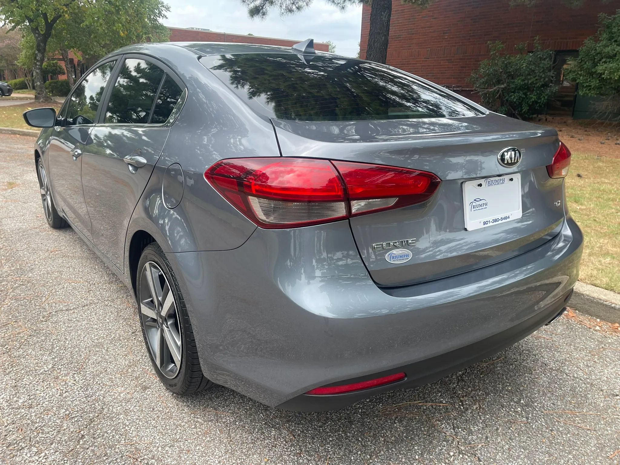 Used 2018 Kia Forte EX FWD image 3