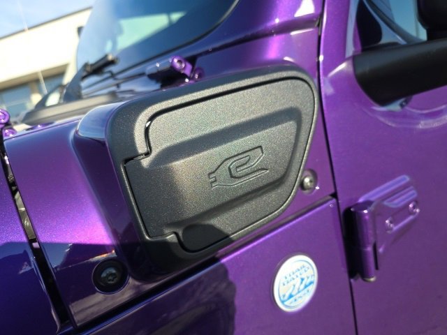 Used 2023 Jeep Wrangler Unlimited Sahara w/ Cold Weather Group image 60