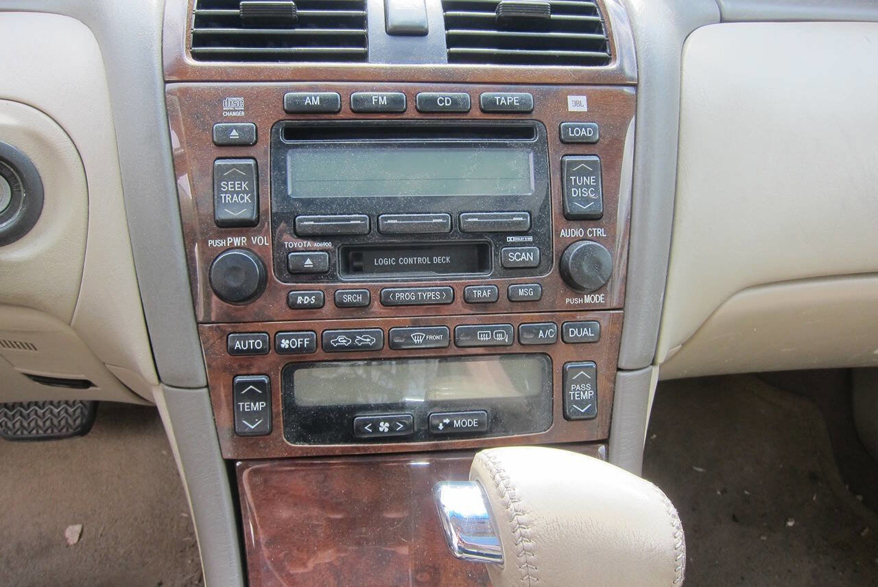 Used 2002 Toyota Avalon XLS FWD image 9