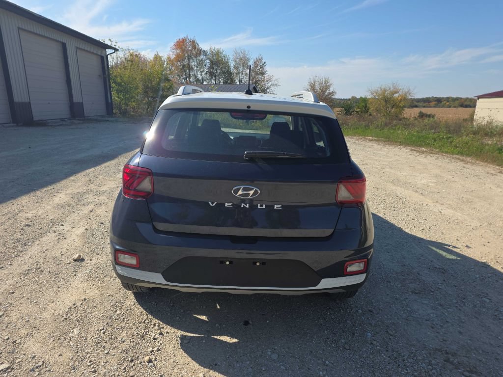 Used 2026 Hyundai Venue SEL FWD image 6