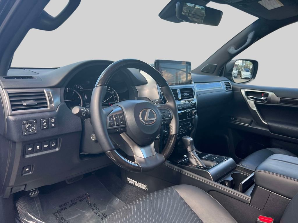 Used 2023 Lexus GX 460 Luxury w/ Sport Design Package image 23