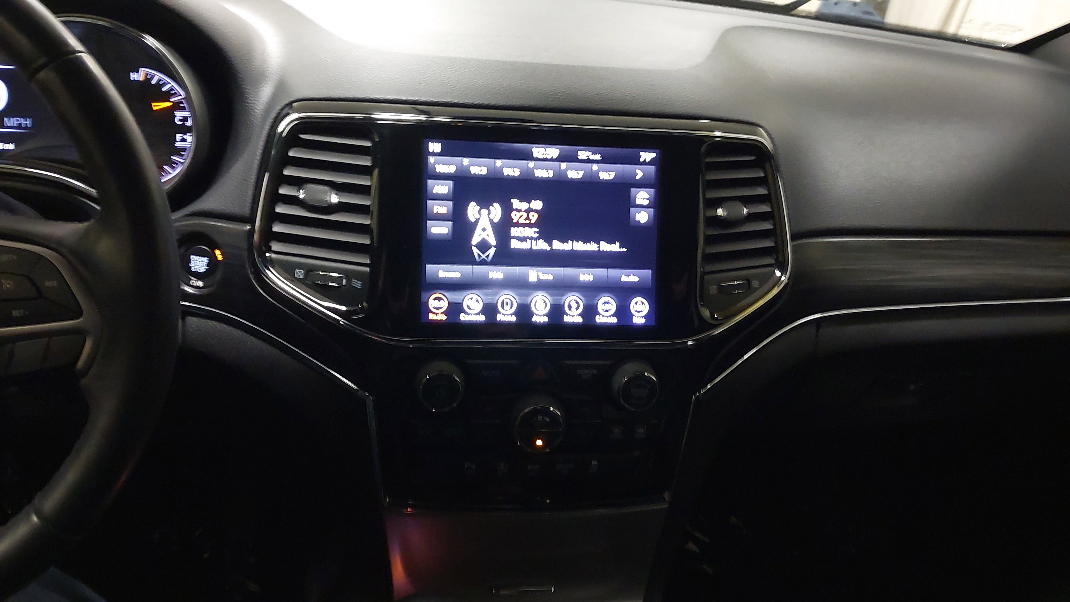 Used 2019 Jeep Grand Cherokee Limited AWD/4WD image 20