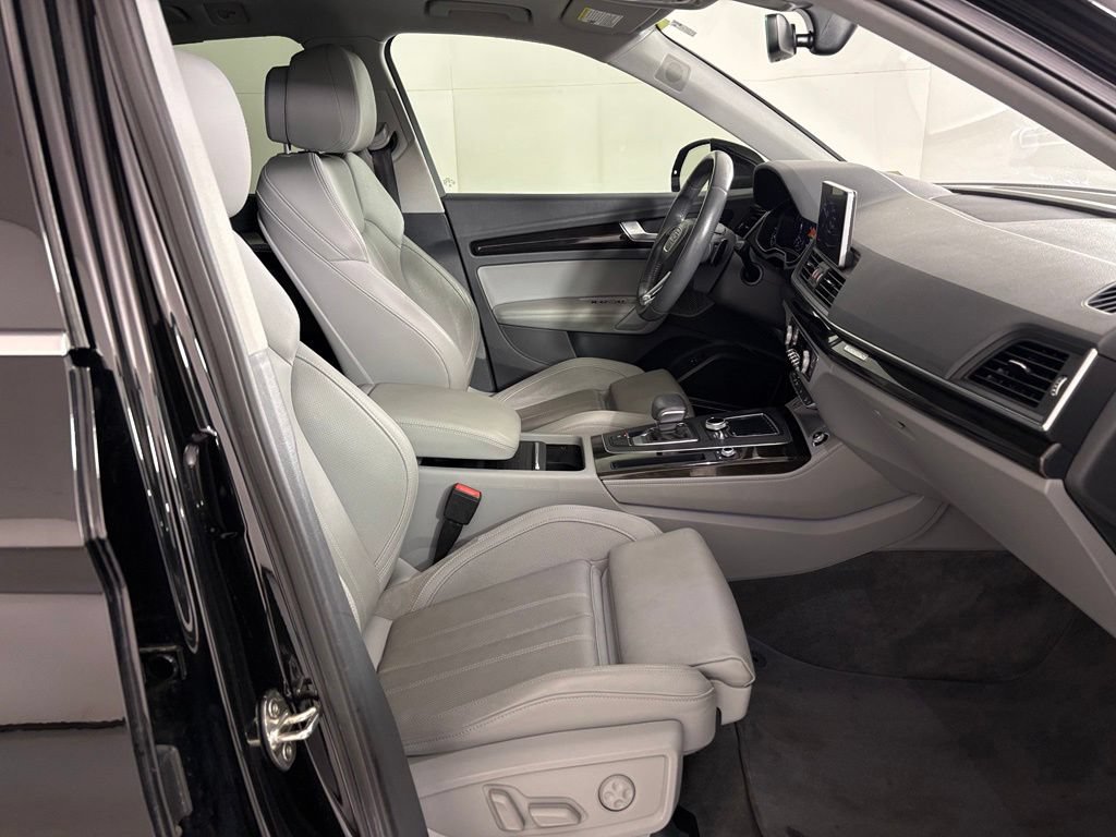 Used 2020 Audi Q5 e Premium Plus w/ Premium Plus Package AWD/4WD image 42
