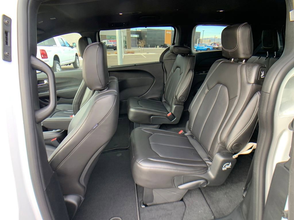 New 2026 Chrysler Pacifica Select w/ S Appearance Package AWD/4WD image 26