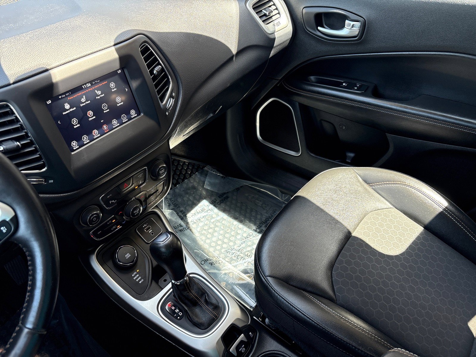 Used 2020 Jeep Compass Latitude image 17