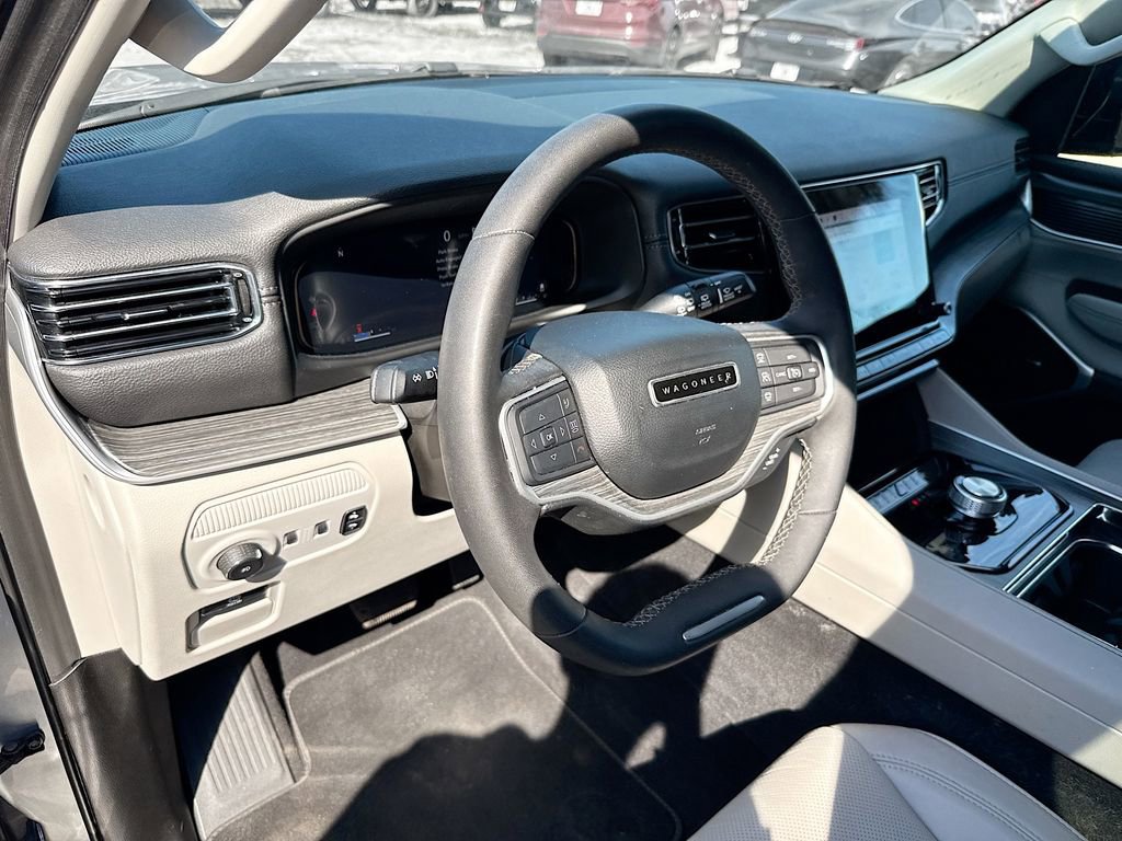 Used 2024 Jeep Wagoneer Series II w/ Flexible Seating Group RWD image 10