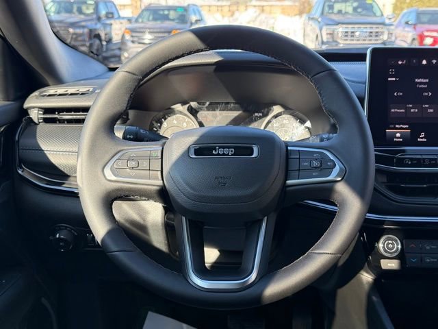 New 2026 Jeep Compass Latitude w/ Sun and Sound Group AWD/4WD image 24