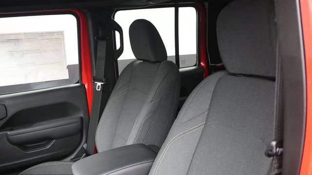 Used 2024 Jeep Gladiator Sport AWD/4WD image 14