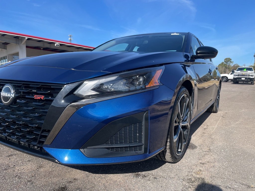 Used 2024 Nissan Altima 2.5 SR image 11