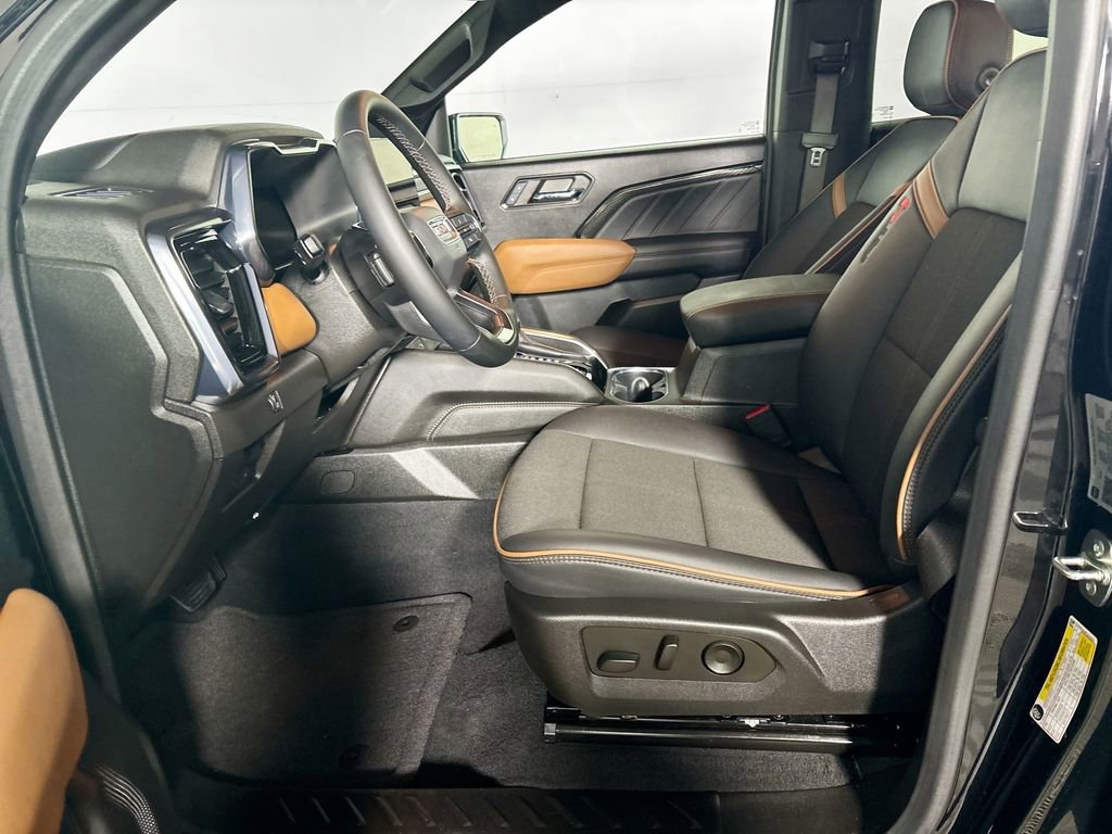 Used 2024 GMC Canyon AT4 w/ Canyon Safety Plus Package image 11