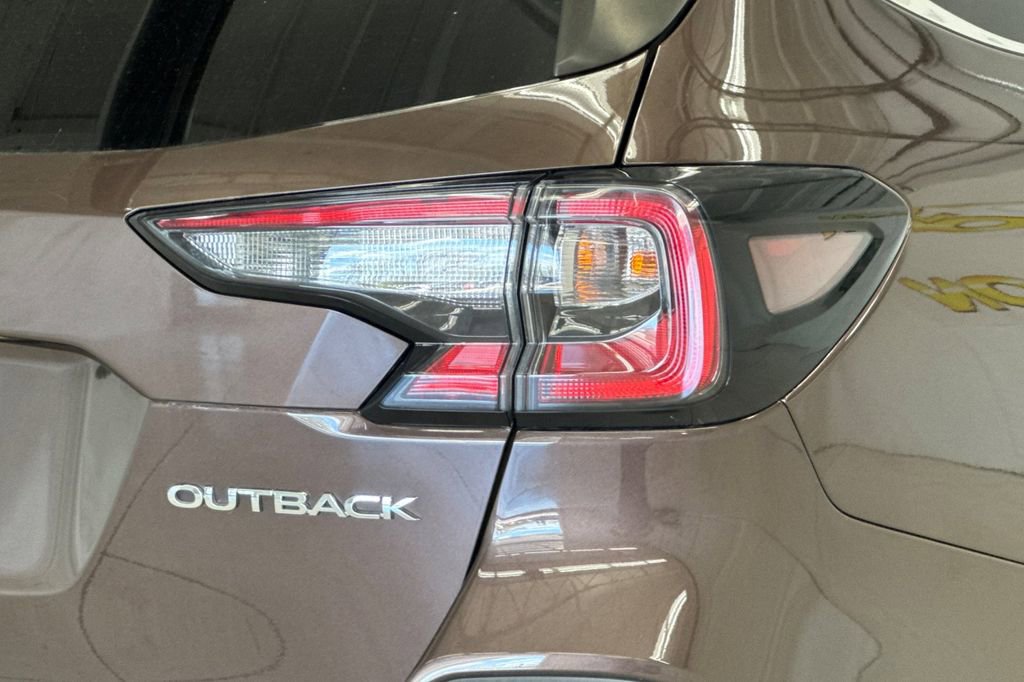 Used 2021 Subaru Outback Limited AWD/4WD image 26
