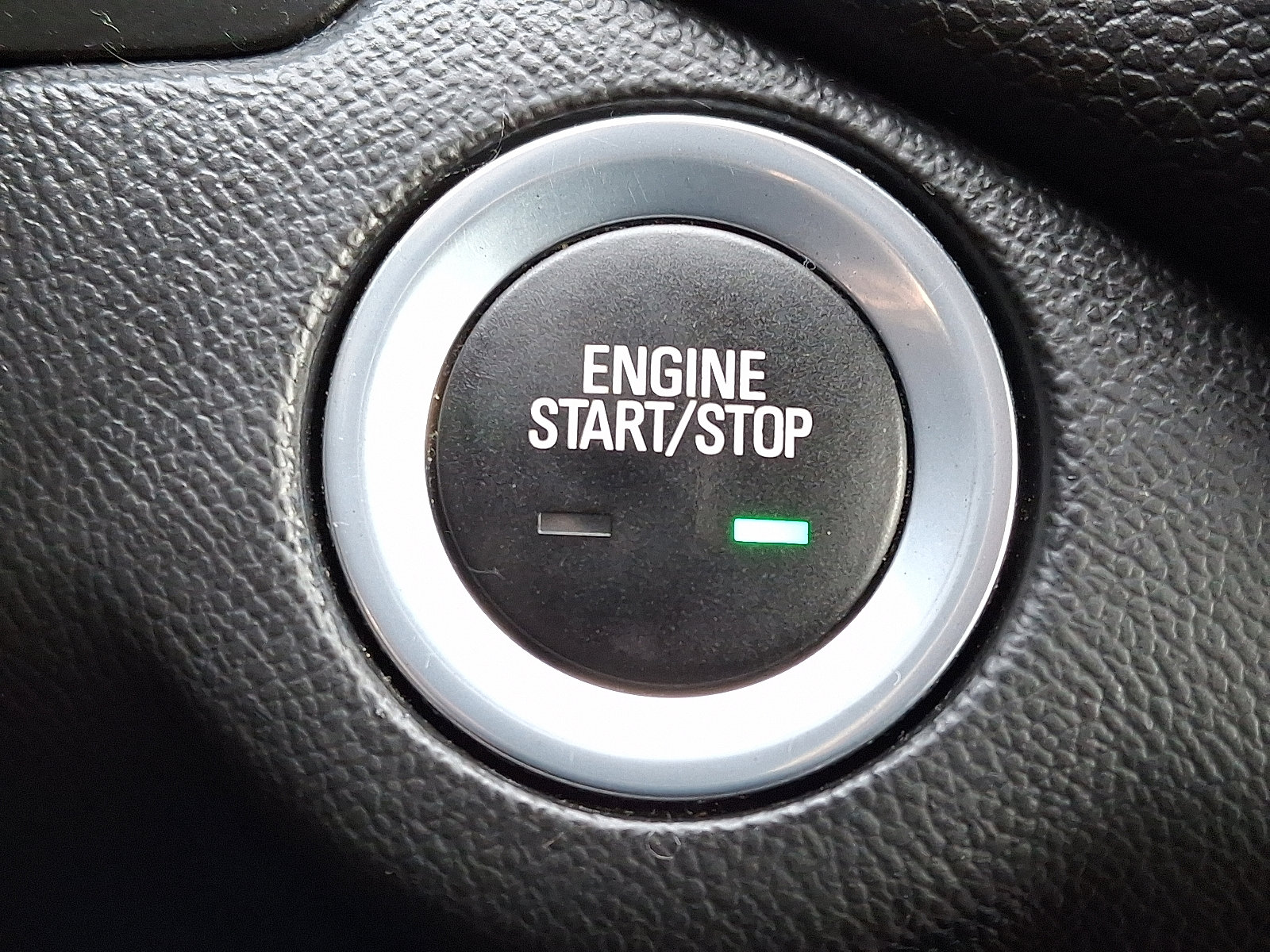 Used 2018 Chevrolet Equinox LT image 23