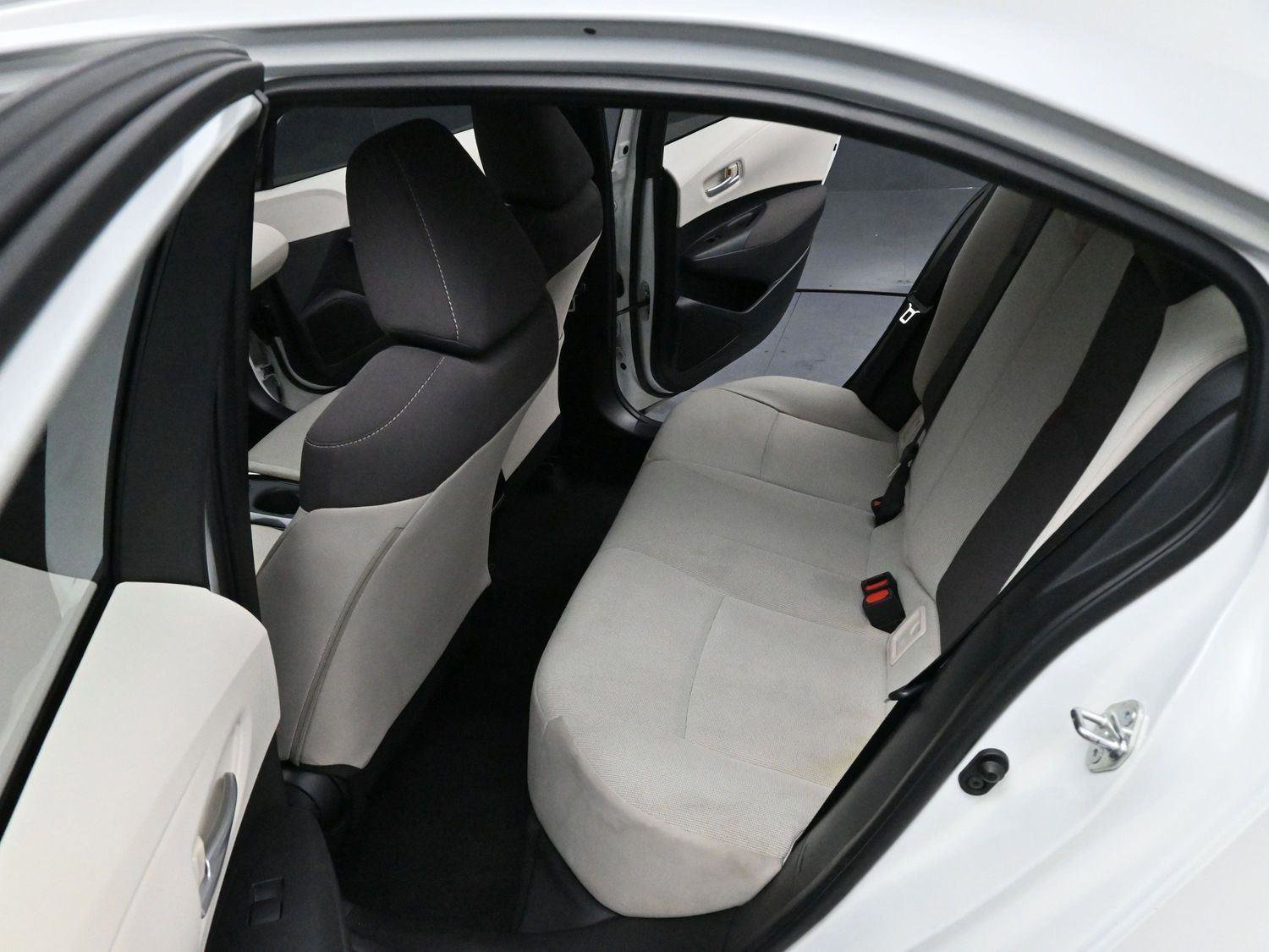 Used 2021 Toyota Corolla LE image 27