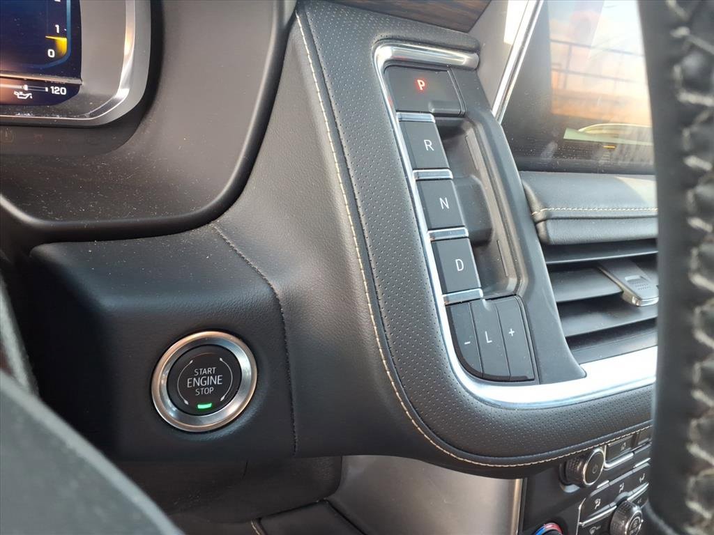 Used 2024 Chevrolet Suburban Premier image 22