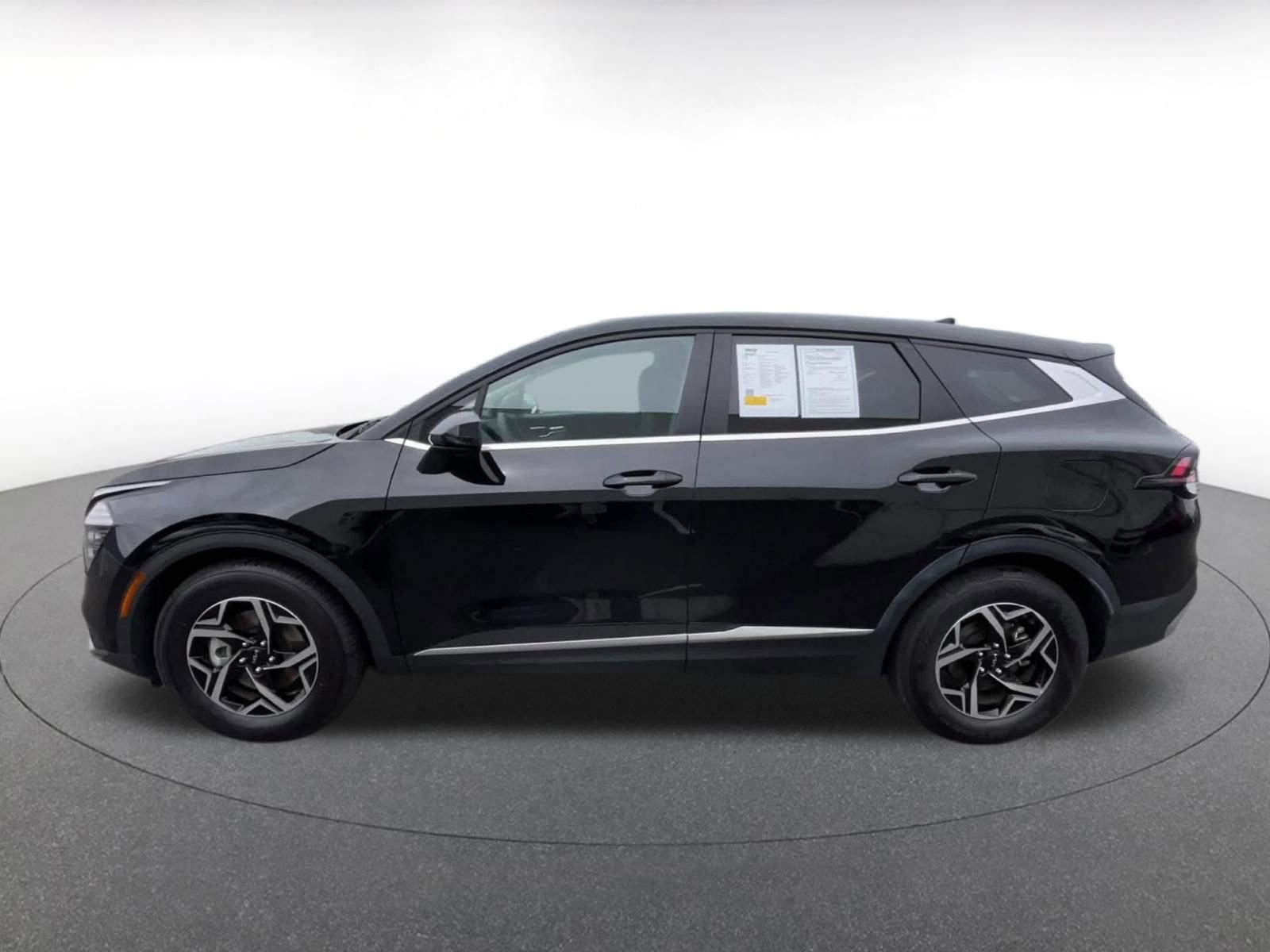 Used 2025 Kia Sportage LX FWD image 8