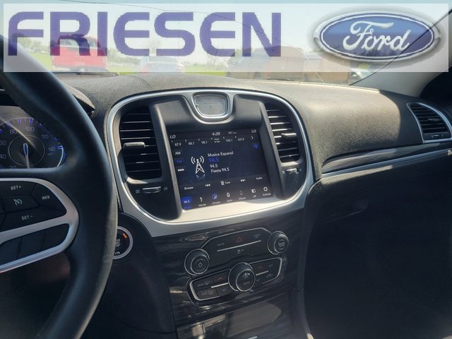 Used 2018 Chrysler 300 Touring w/ Sport Appearance Package image 15
