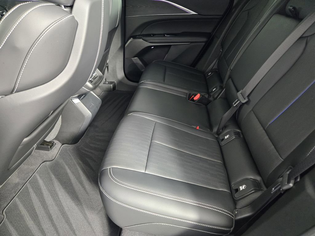Used 2024 Cadillac Lyriq Luxury w/ LPO, Floor Liner Package image 32