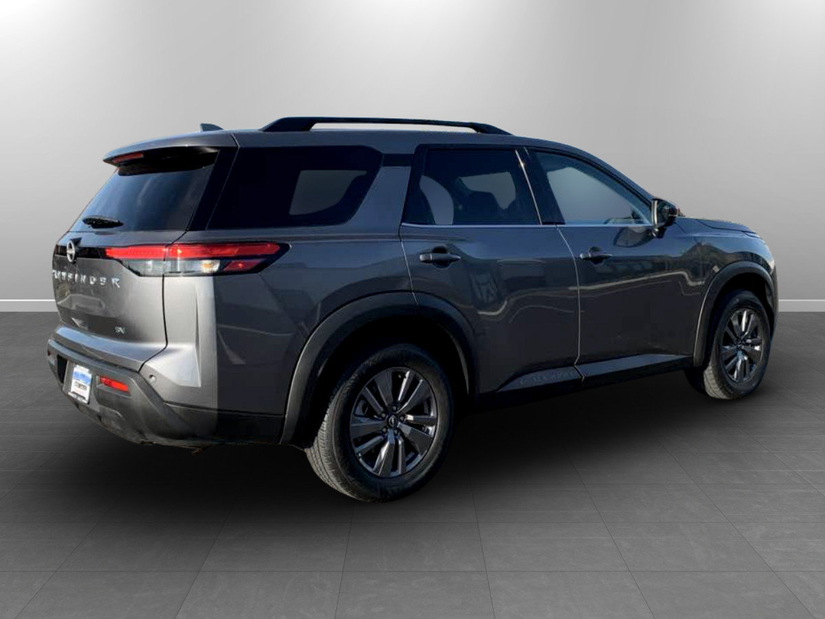 Used 2024 Nissan Pathfinder SV FWD image 7