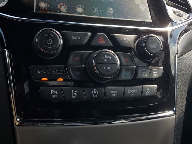 Certified 2021 Jeep Grand Cherokee Laredo X AWD/4WD image 31