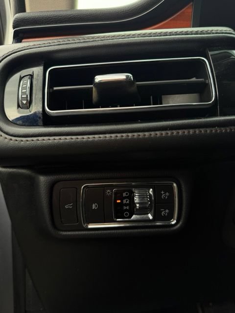 Used 2021 Lincoln Aviator Reserve w/ Elements Package Plus RWD image 12