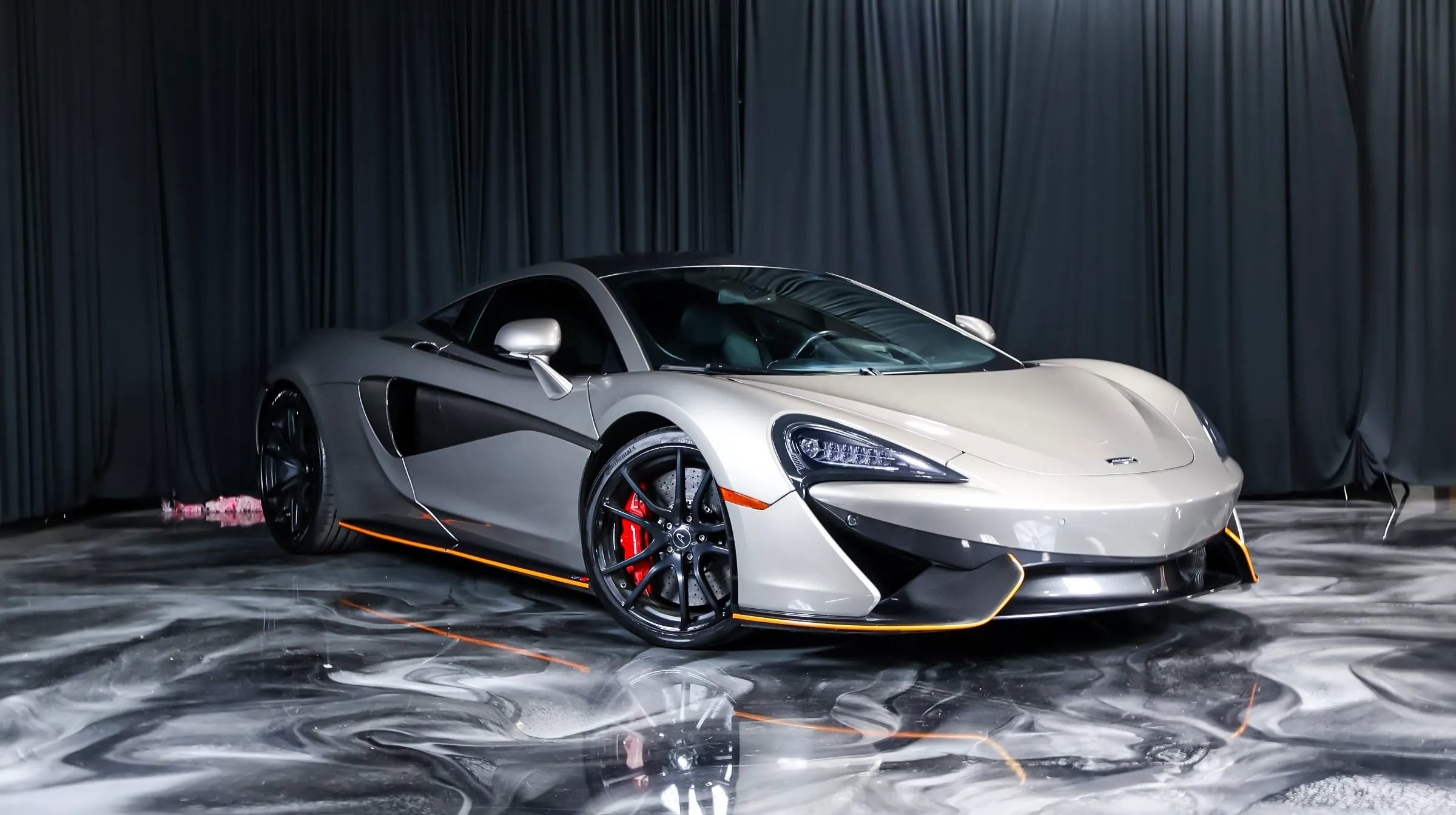 Used 2016 McLaren 570S Coupe RWD image 17