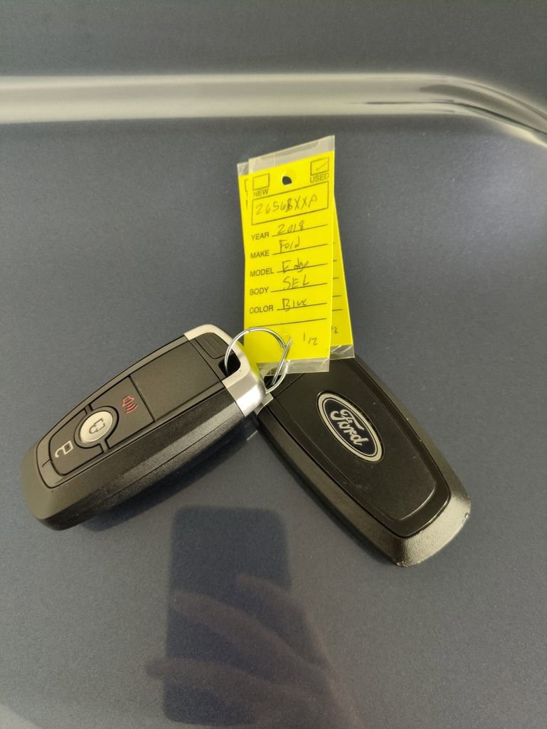 Used 2018 Ford Edge SEL image 28