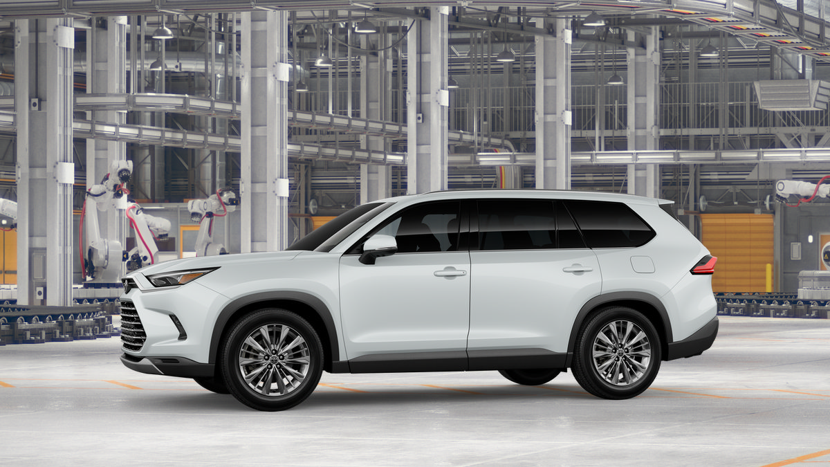 Used 2026 Toyota Grand Highlander AWD image 2