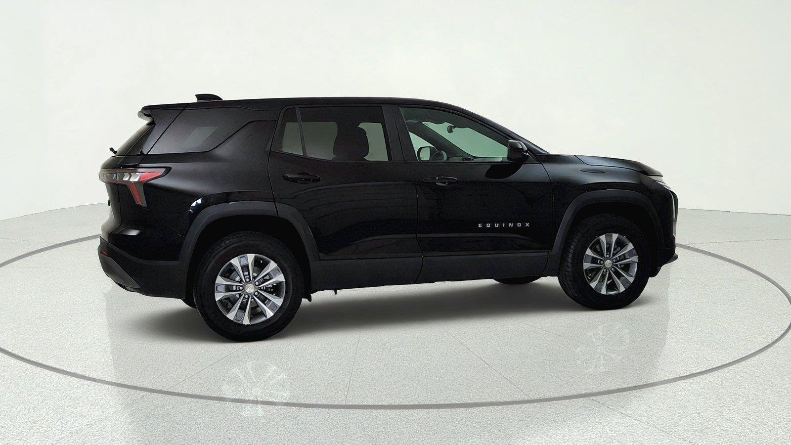Used 2025 Chevrolet Equinox LT FWD image 7