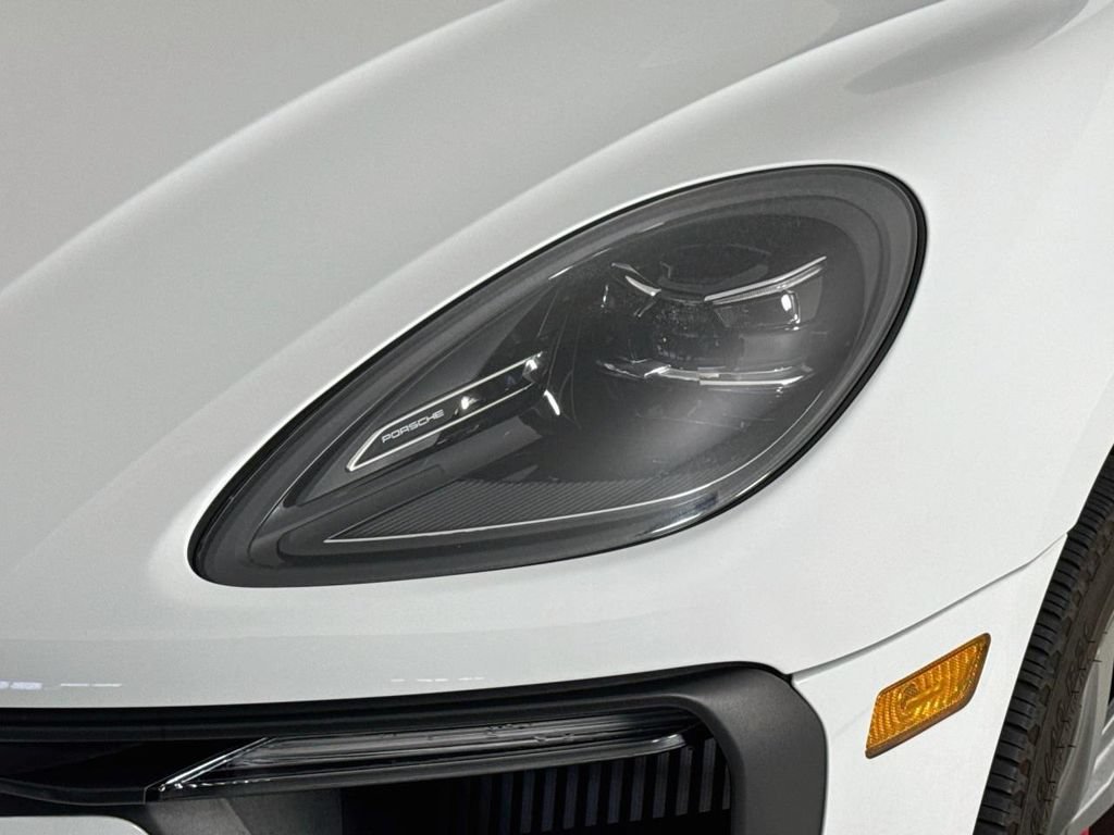 Used 2024 Porsche Macan S AWD/4WD image 28