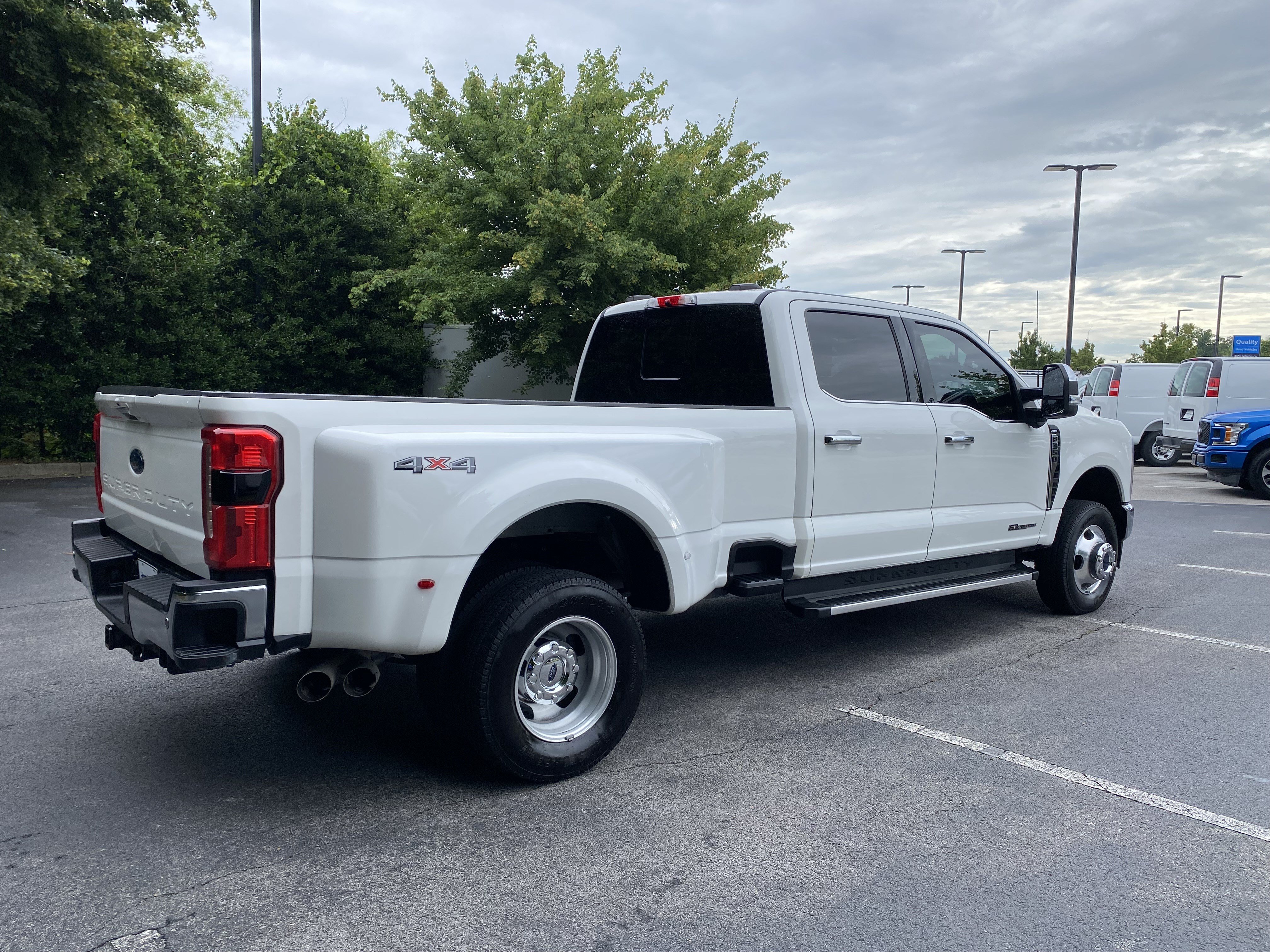 Used 2023 Ford F350 Lariat w/ Chrome Package AWD/4WD image 9