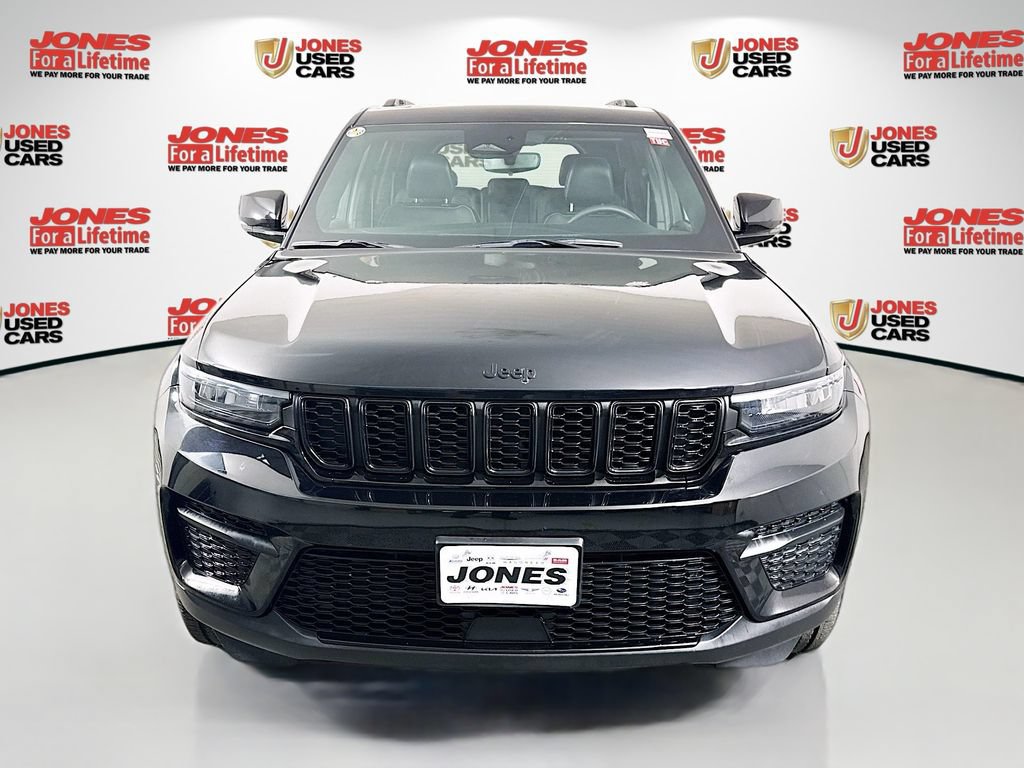 Used 2023 Jeep Grand Cherokee Altitude AWD/4WD image 13