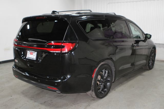 Used 2021 Chrysler Pacifica Touring-L w/ Uconnect Theater Family Group FWD image 48