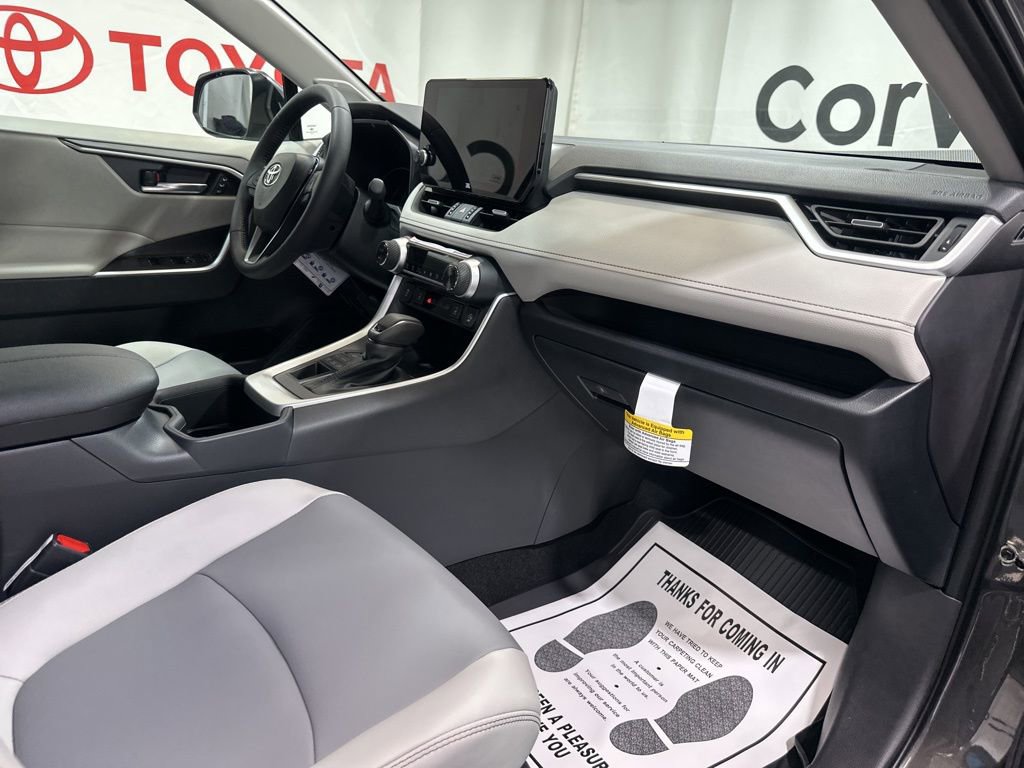 Used 2025 Toyota RAV4 XLE Premium image 9