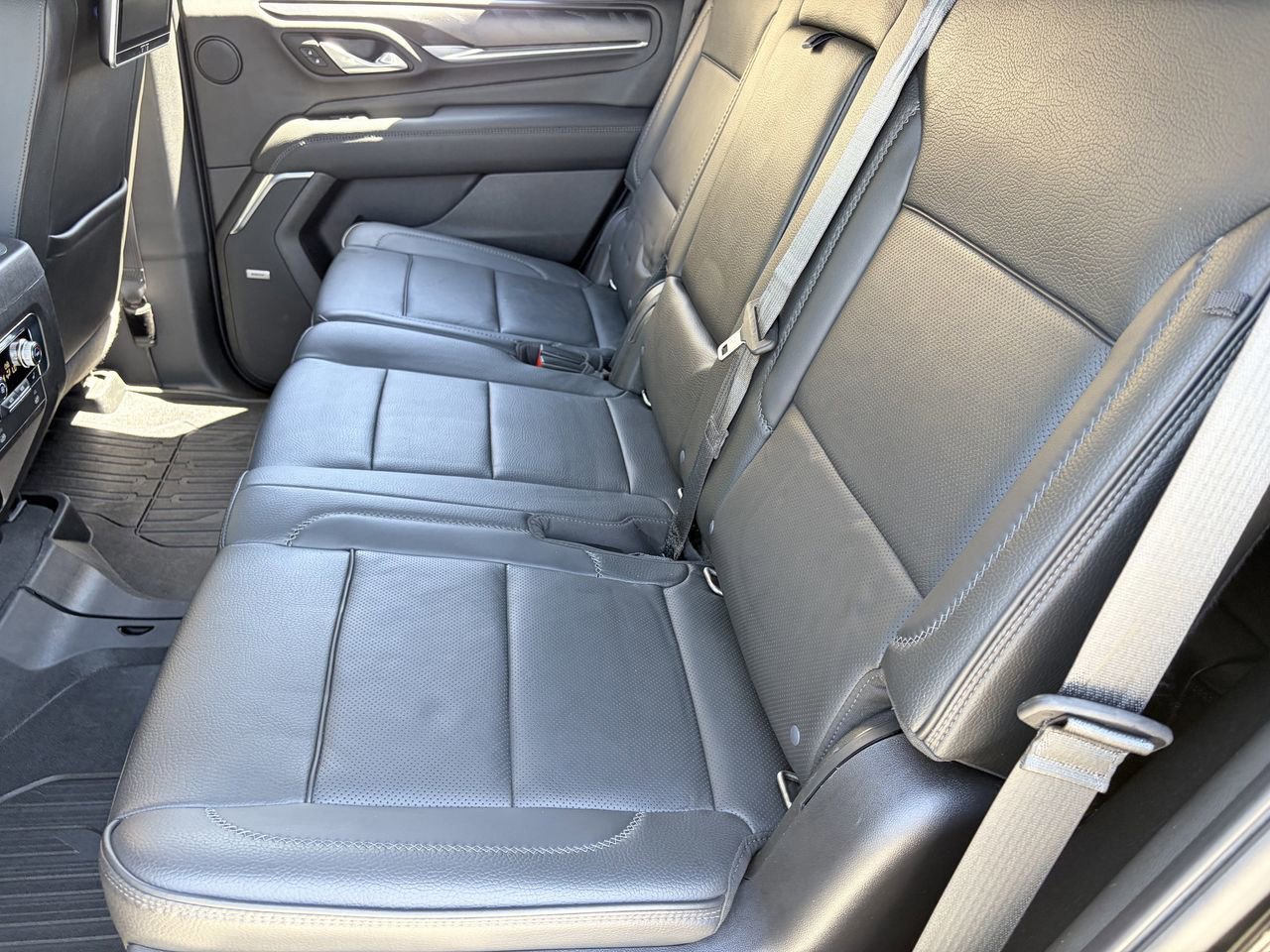 Used 2022 GMC Yukon Denali AWD/4WD image 17