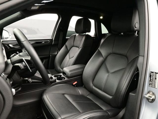 Used 2025 Porsche Macan image 5