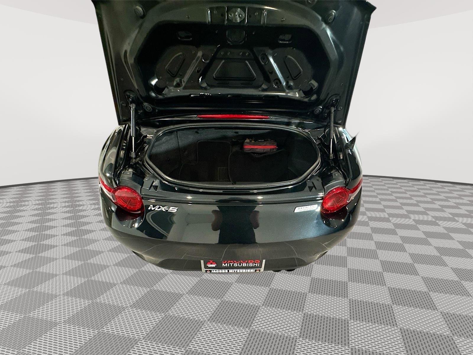 Used 2016 MAZDA MX-5 Miata Sport RWD image 16