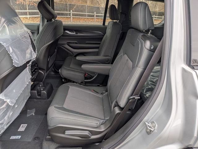 New 2026 Jeep Grand Cherokee L Laredo image 13