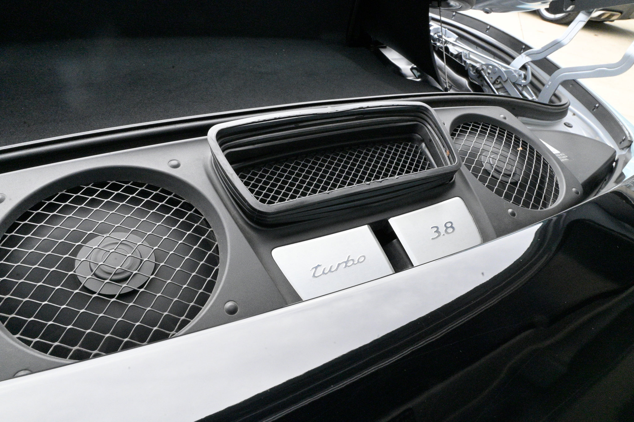 Used 2015 Porsche 911 Turbo image 36