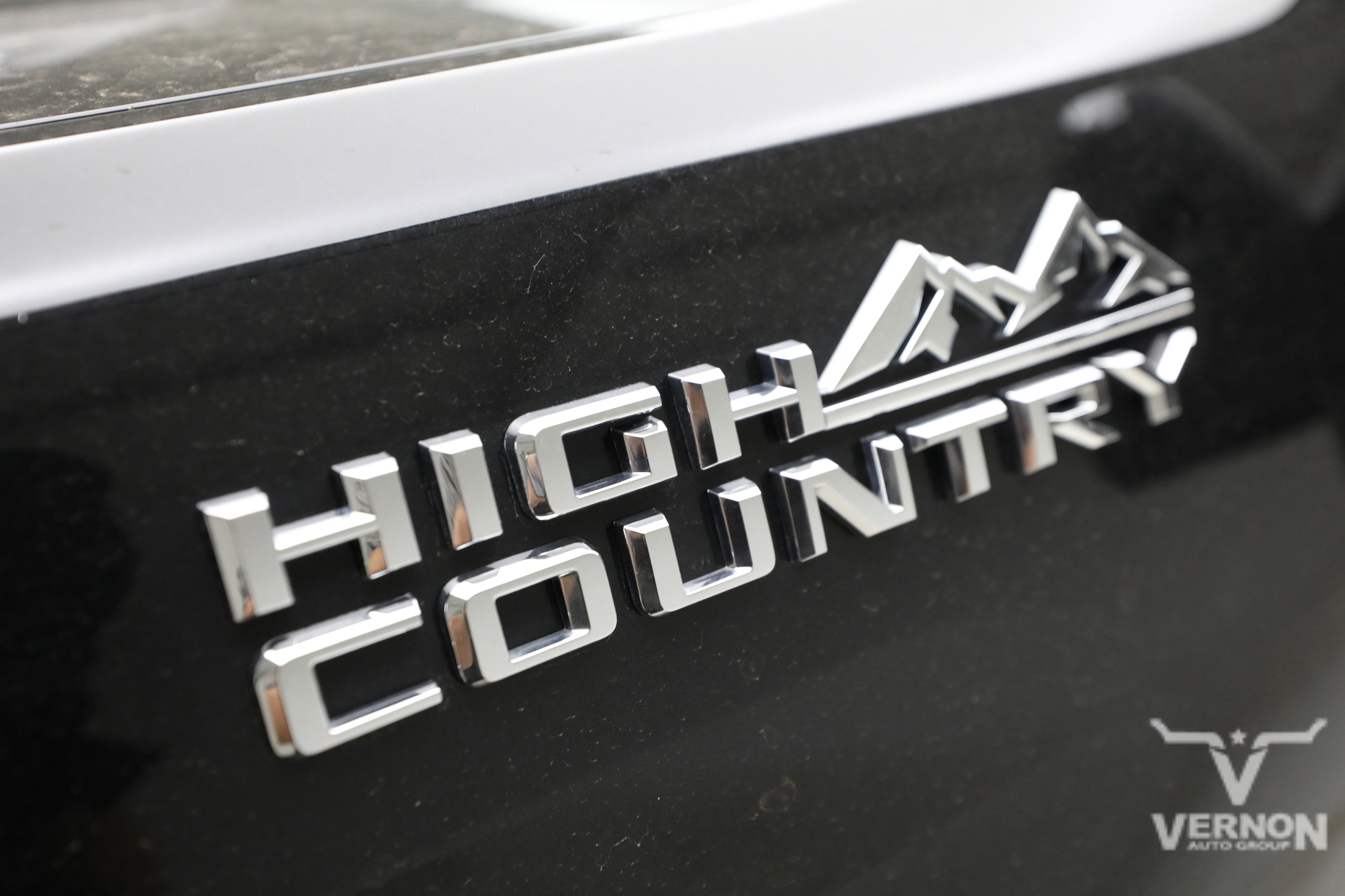 Used 2023 Chevrolet Silverado 3500 High Country w/ LPO, Hitch Package AWD/4WD image 11