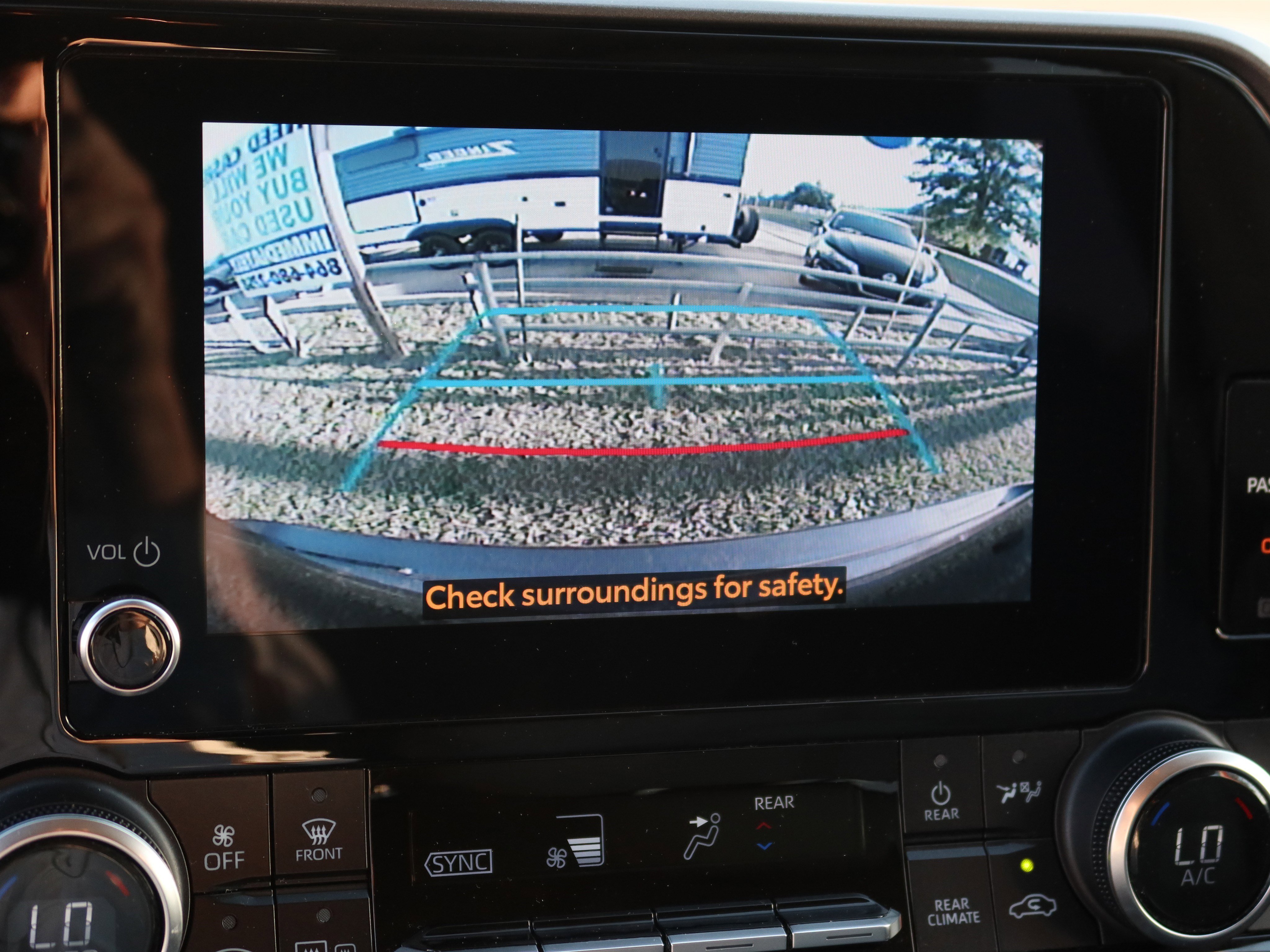 Used 2023 Toyota Highlander LE image 21