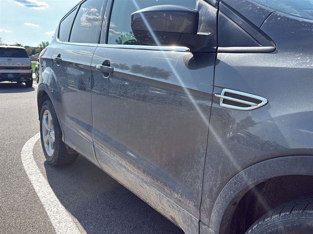Used 2016 Ford Escape SE AWD/4WD image 2