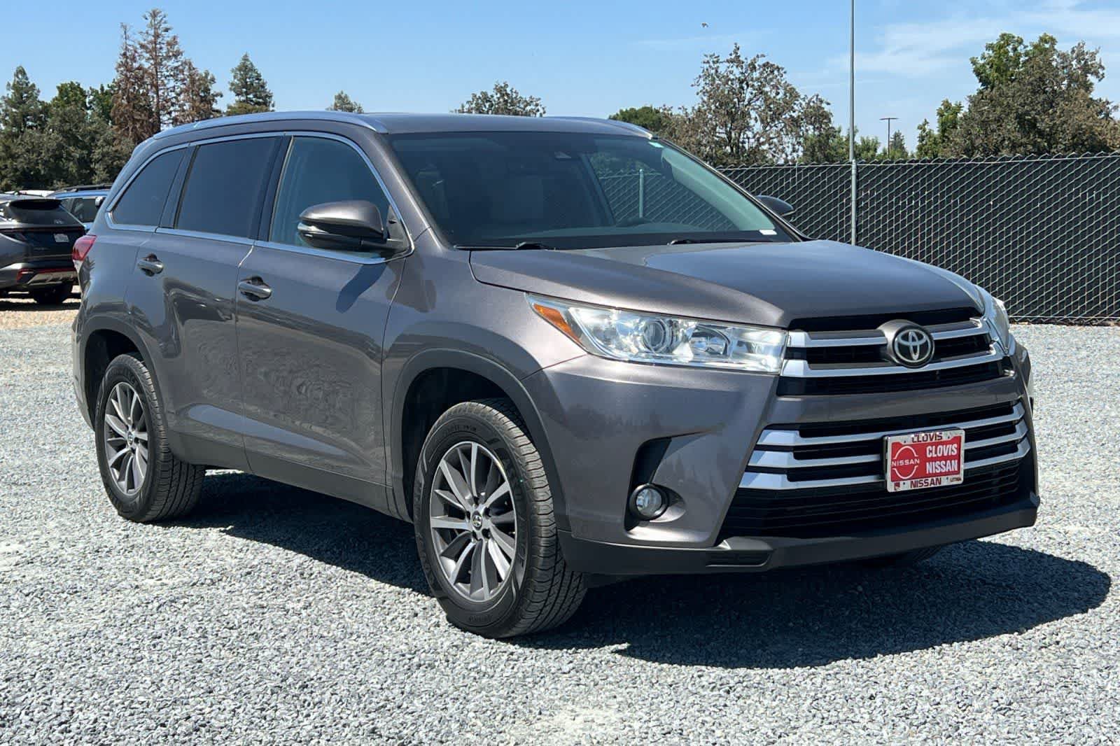 Used 2019 Toyota Highlander XLE FWD image 10