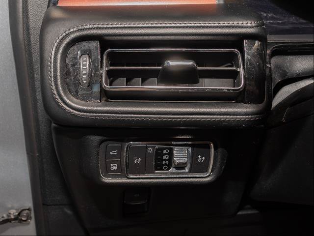 Used 2021 Lincoln Nautilus Reserve AWD/4WD image 12