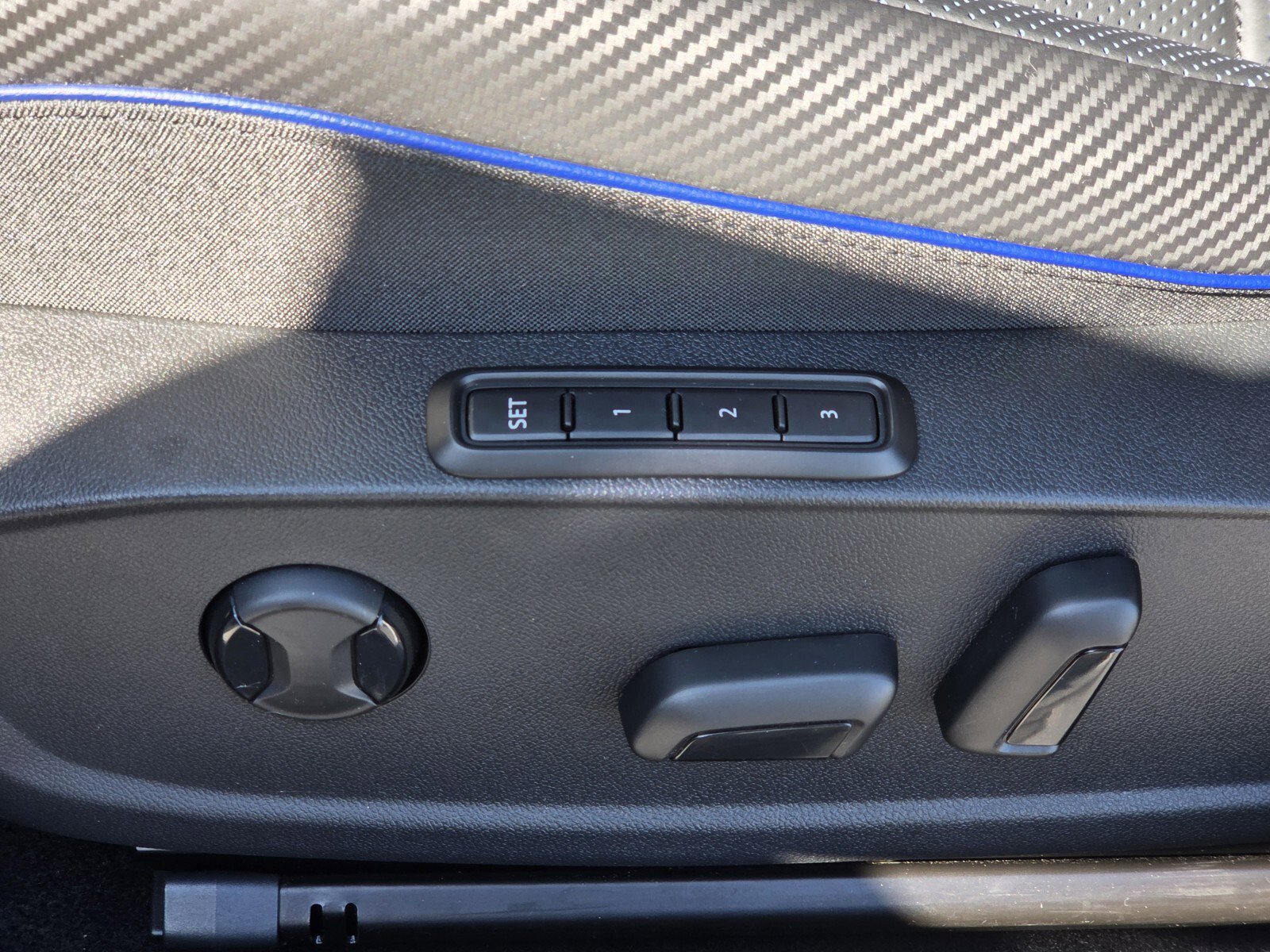 Used 2024 Volkswagen Golf R image 15