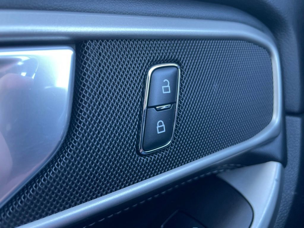 Used 2023 Ford Explorer XLT w/ Equipment Group 202A image 26