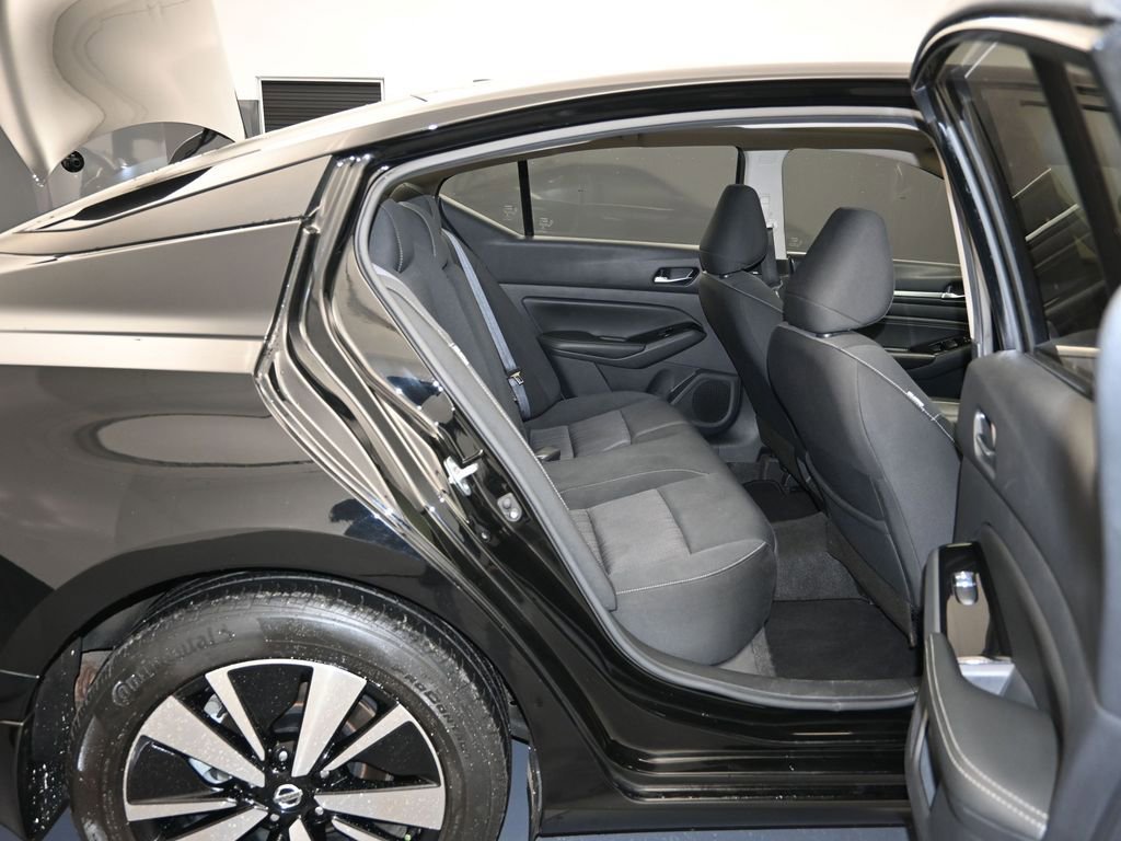 Certified 2022 Nissan Altima 2.5 SV w/ SV Premium Package FWD image 24