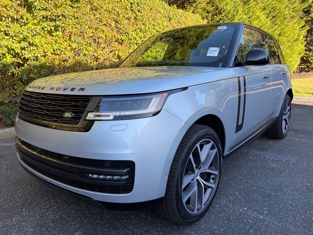New 2025 Land Rover Range Rover SE image 1