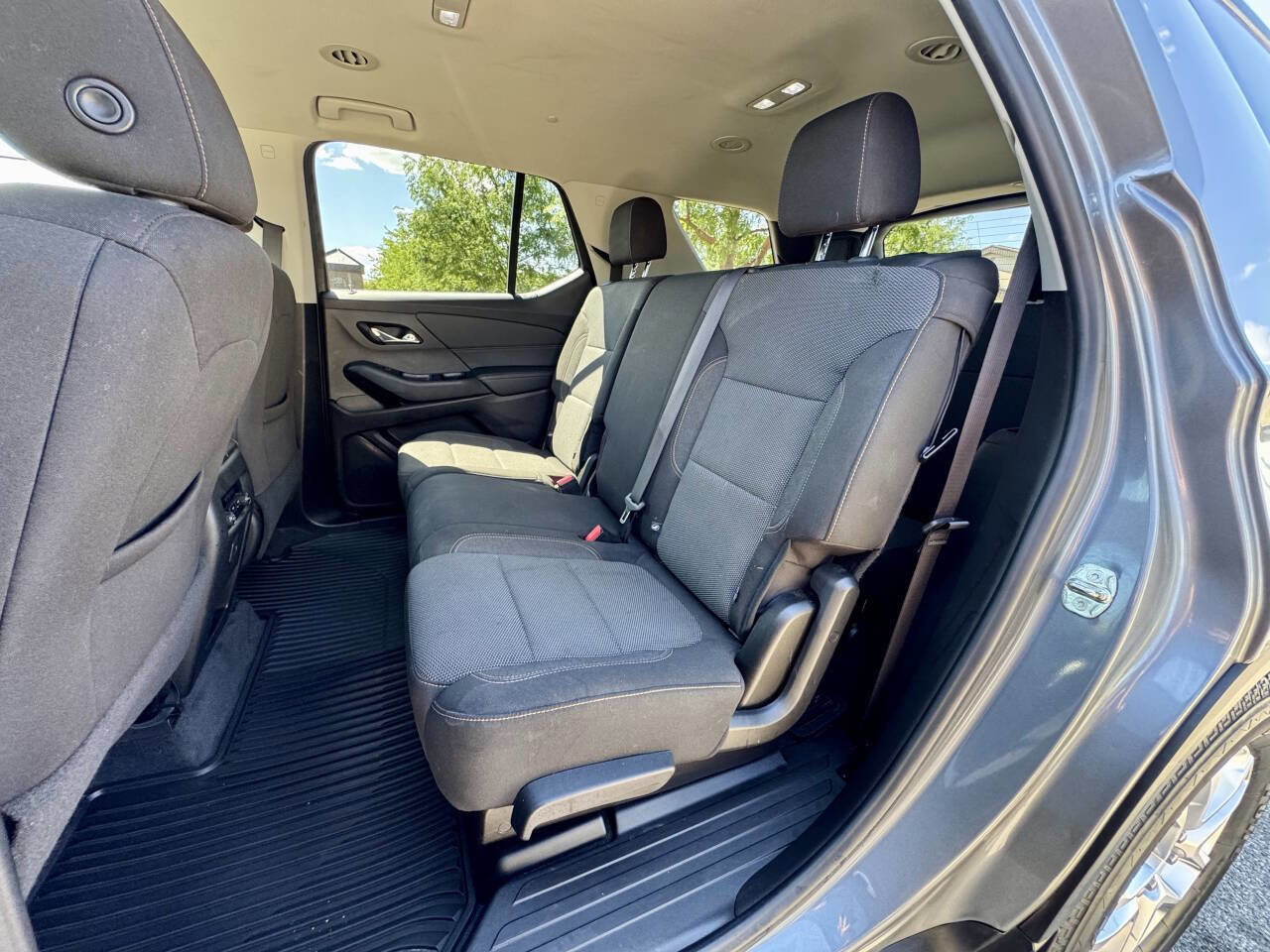 Used 2020 Chevrolet Traverse LS image 24