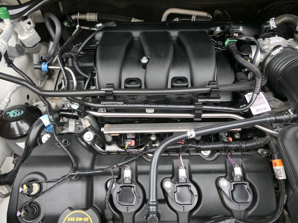 Used 2019 Ford Explorer XLT w/ Equipment Group 202A FWD image 30